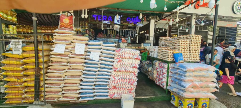 محافظ الدقهلية يوجه بتشديد الرقابة على أسعار السلع بالمعرض الدائم في غرب المنصورة