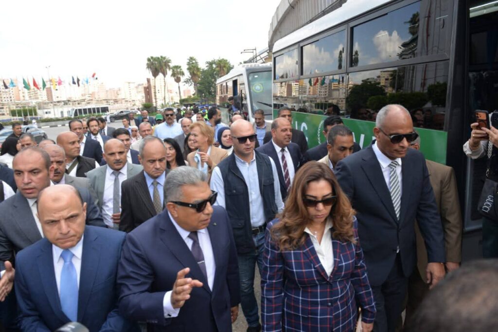 معدات جديدة للنظافة وخدمة VIP للنقل.. تفاصيل جولة وزيرة التنمية المحلية بالمنصورة