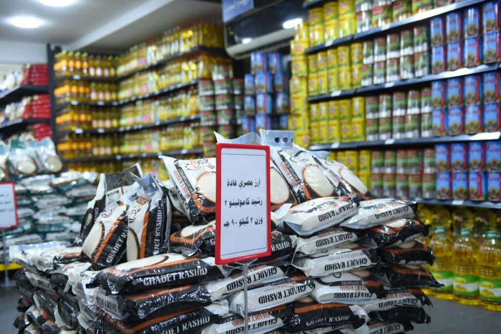 التموين تتابع توافر السلع المخفضة بالإسكندرية وتراقب المخابز وفروع «كاري أون»