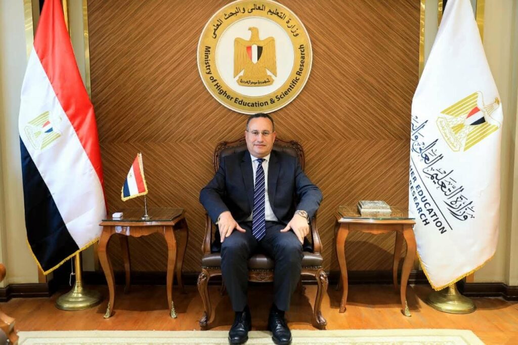 وزير التعليم العالي يعلن تعيين قيادات بحثية جديدة بالمراكز والمعاهد العلمية