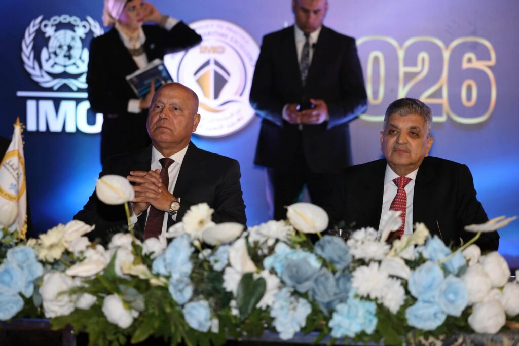 أسامة ربيع: قناة السويس تواصل تأمين التجارة العالمية رغم المتغيرات الدولية