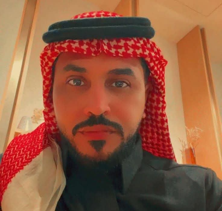 يوسف سعيد المسلم.. يوميات بين رائحة البن وحماس الجمهور
