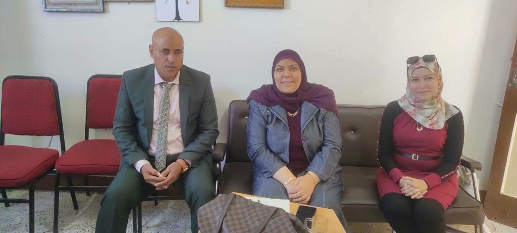 قيادات تعليمية تتابع انتظام الدراسة بمدرسة الأهرام الرسمية للغات في طور سيناء