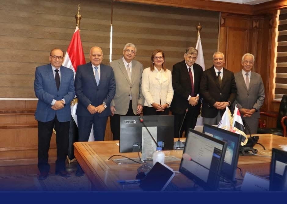 مقابلات المتقدمين لرئاسة جامعة العاصمة أمام لجنة الاختيار