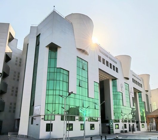 إنجاز أكاديمي جديد بجامعة عين شمس.. تجديد اعتماد كلية طب الأسنان