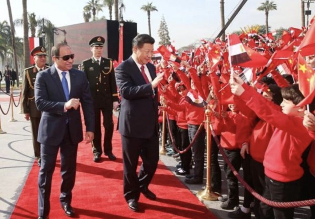 زيارة شي جين بينغ إلى مصر اليوم.. تعزيز العلاقات مع القاهرة وسط تحولات المنطقة