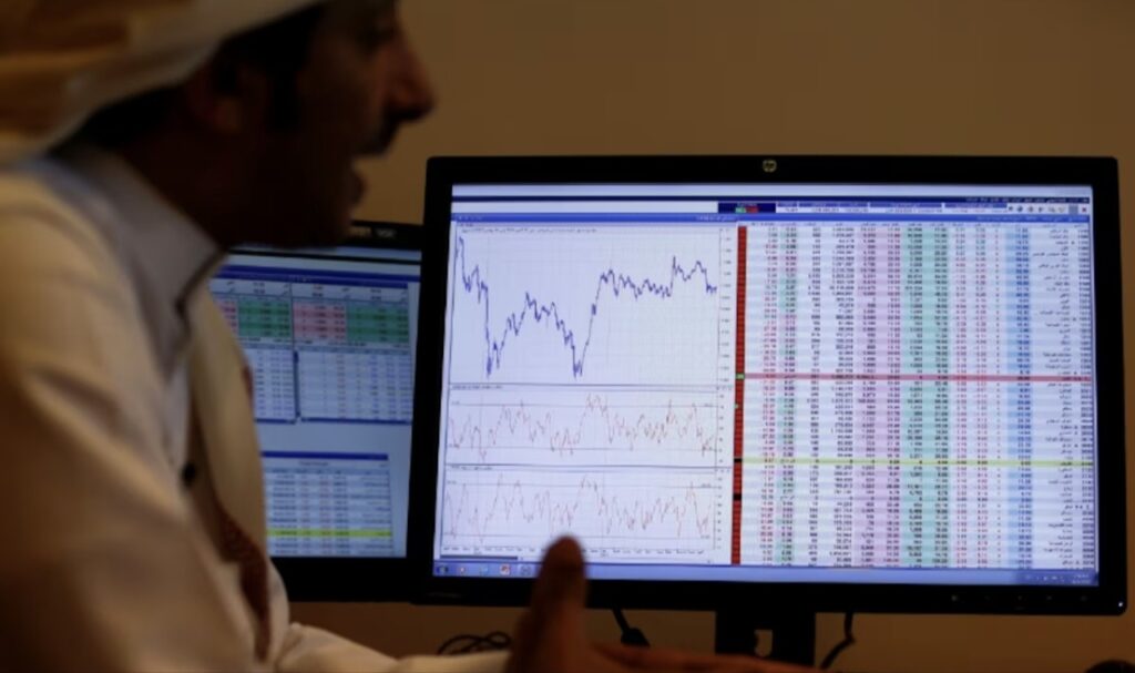 بورصات الخليج تتباين وسط مخاوف بشأن قطاع الطاقة السعودي