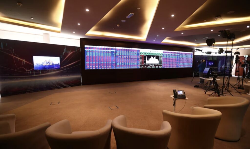 تراجع بورصات الخليج بعد تطورات جديدة بشأن مضيق هرمز
