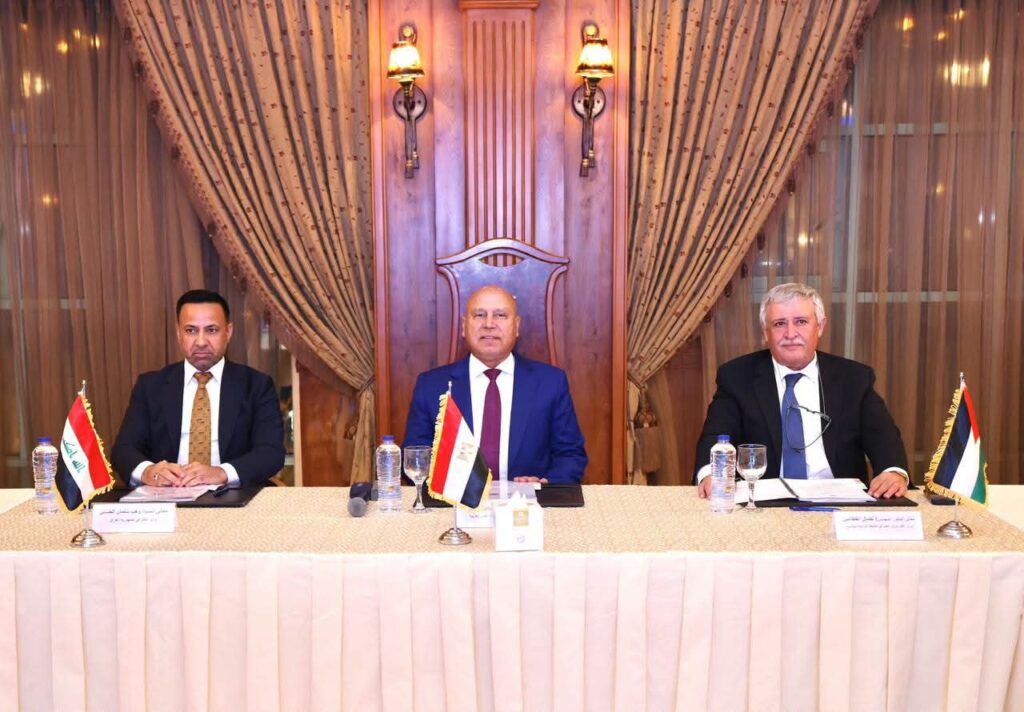 الفريق كامل الوزير يترأس اجتماع الجمعية العمومية للجسر العربي للملاحة
