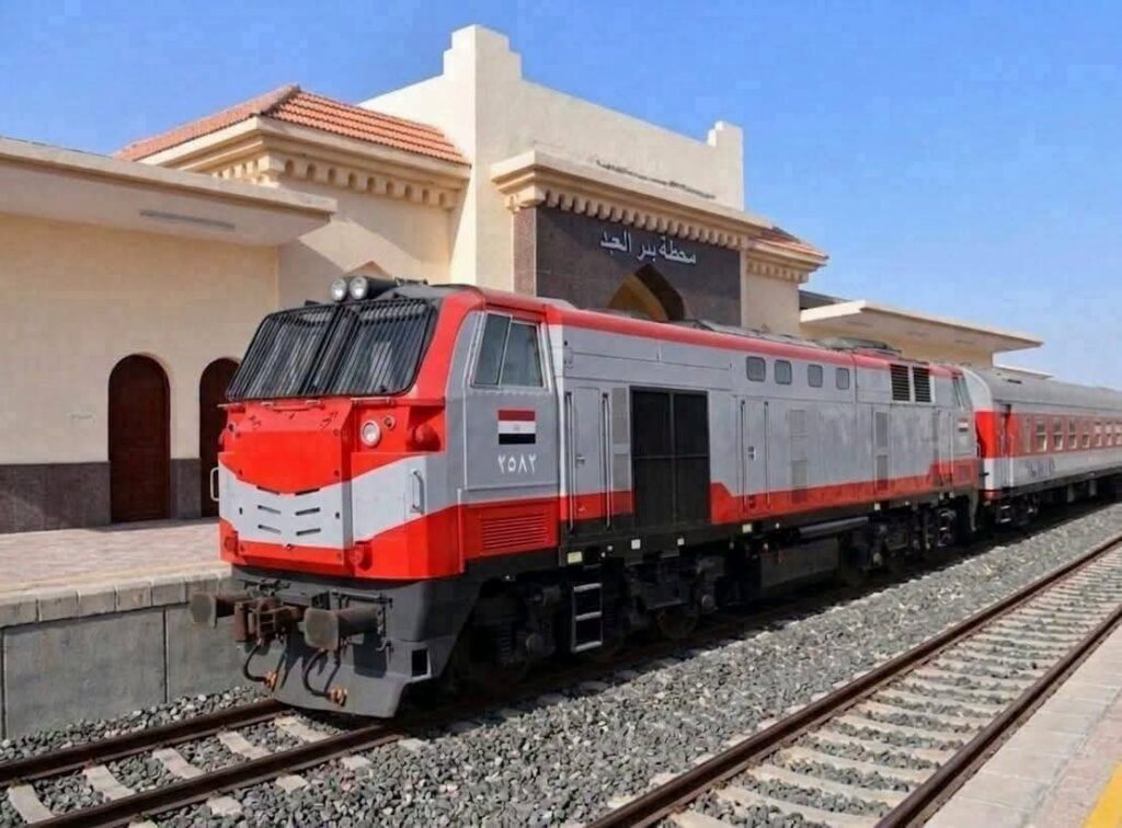 السكة الحديد تشغل 4 رحلات يوميًا بين القنطرة شرق وبئر العبد