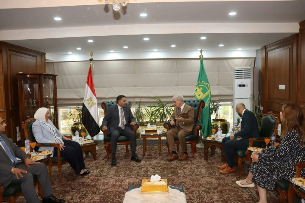 محافظ القليوبية يستقبل القائم بأعمال السفير الأمريكي لبحث التعاون المشترك