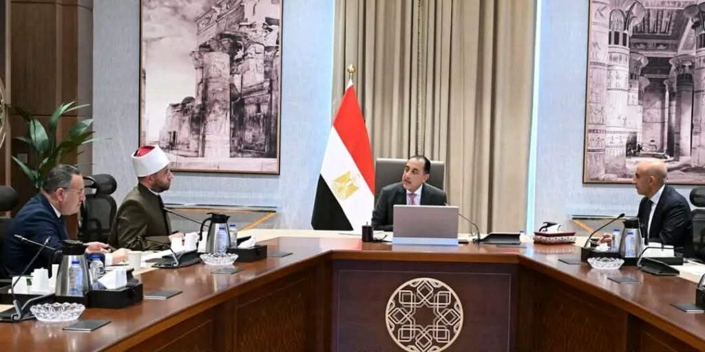 منتدى مصر 2026.. قنصوة يتابع مع مدبولي محاور التعليم والثقافة