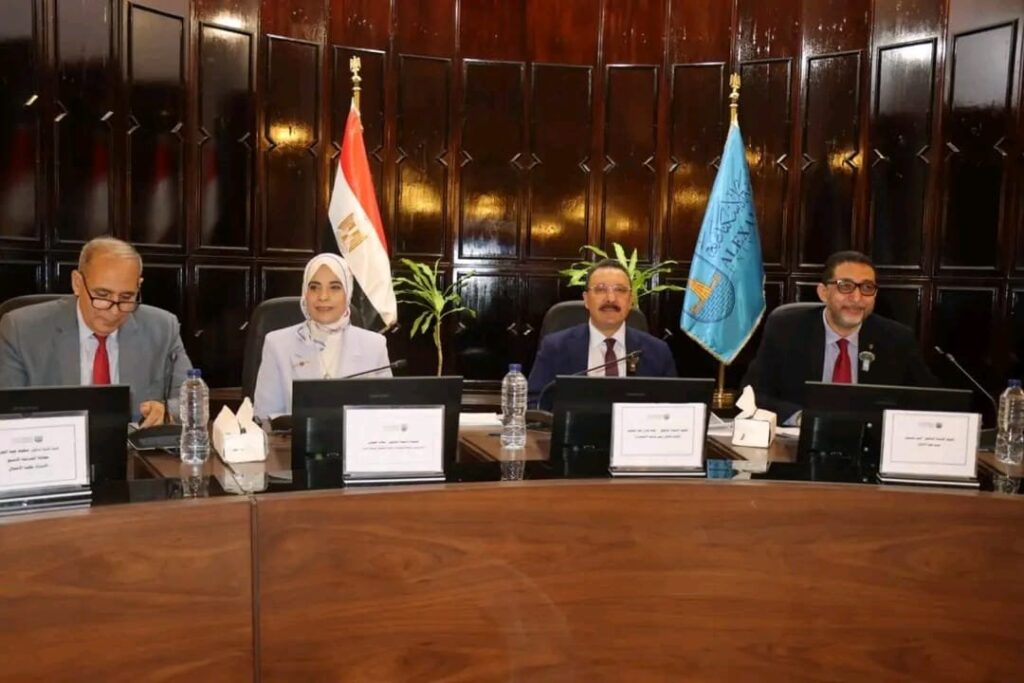 جامعة الإسكندرية تناقش البرنامج الاقتصادي بحضور خبراء وممثلي الوزارات