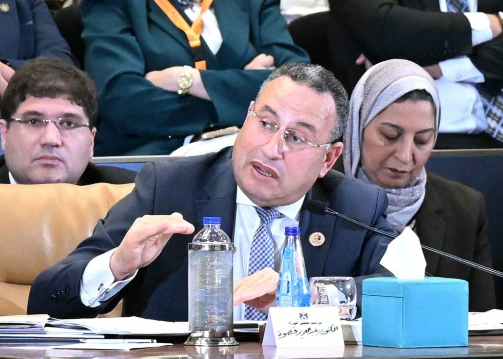 وزير التعليم العالي يكشف خطة تطوير الجامعات المصرية حتى 2026.. 131 جامعة و150 ألف رخصة تدريبية للشباب