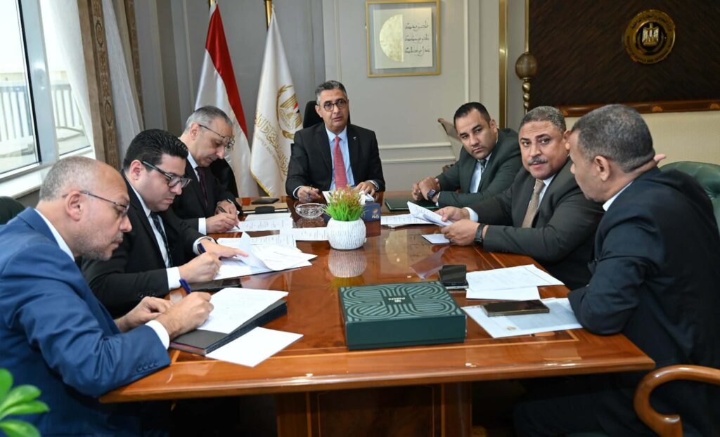 وزير التموين يوجه بسرعة بحث طلبات النواب والشيوخ