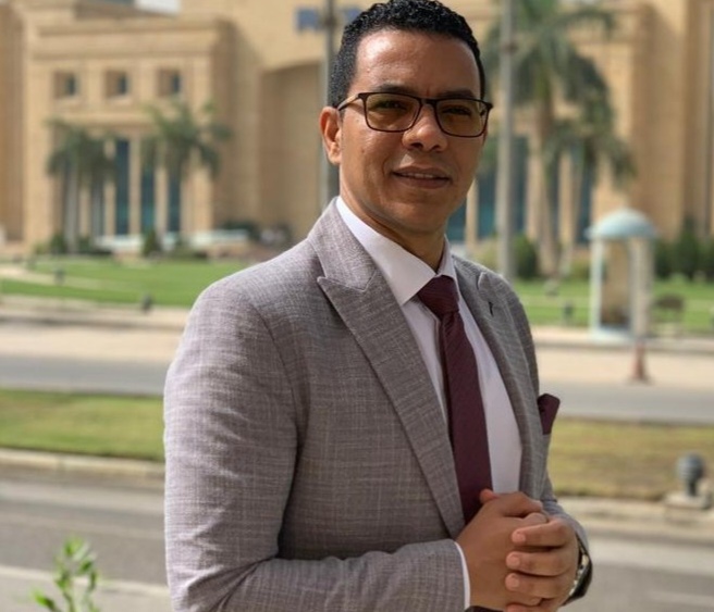 محمود المناعي يكتب معلمنا قدوتنا