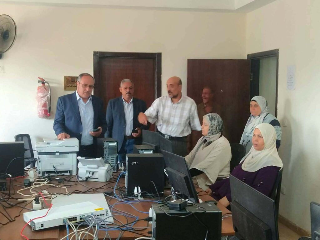 تدريب العاملين بالمراكز التكنولوجية في شبين القناطر لتطوير الخدمات الحكومية