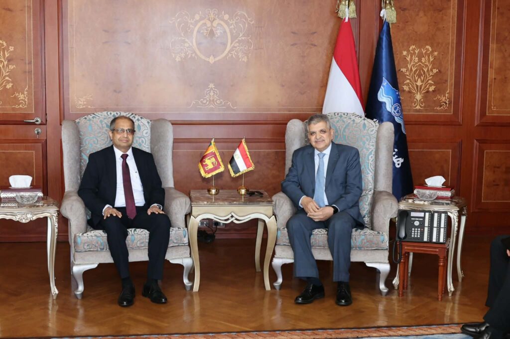 الفربق أسامة ربيع يبحث مع سفير سريلانكا تعزيز التعاون البحري والاستثماري