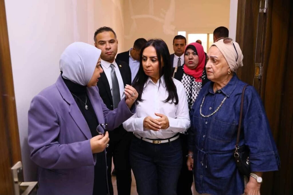 وزيرة التضامن تزور دور رعاية كبار السن بالجيزة