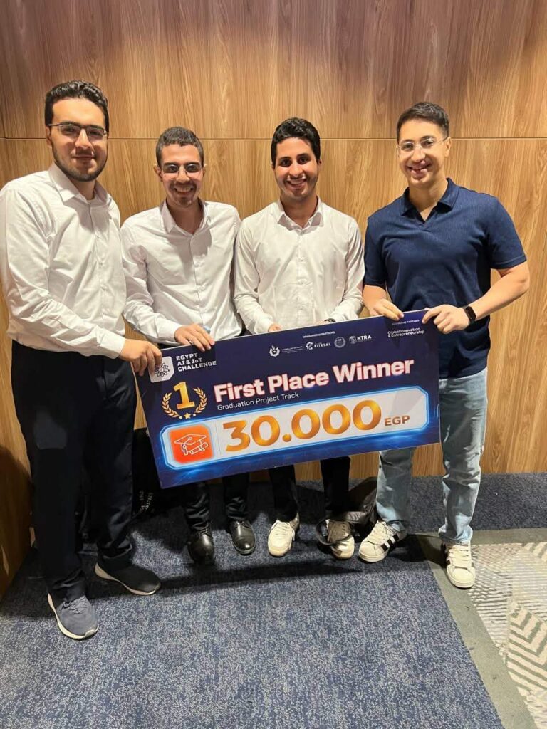طلاب هندسة جامعة القاهرة يحصدون المركز الأول في قمة الابتكار الجامعي 2026