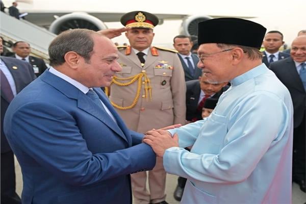 استقبال رسمي للرئيس السيسي في مطار كوالالمبور بمشاركة رئيس وزراء ماليزيا