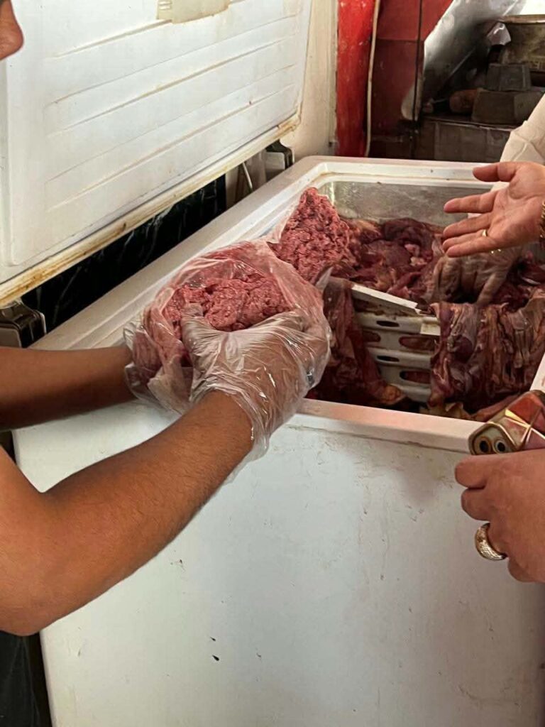 ضبط 220 كجم من اللحوم غير الصالحة للاستهلاك في المنصورة