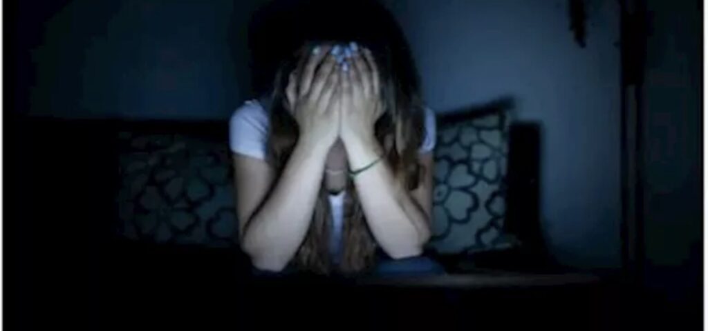 «هاتف باعته منذ 3 أشهر».. رسالة غامضة تقود سيدة في مدينة نصر إلى بلاغ أمني