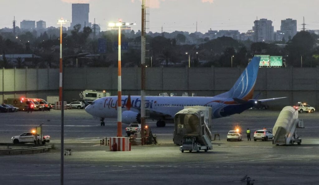 السعودية تحقق في واقعة طعن قائد طائرة فلاي دبي
