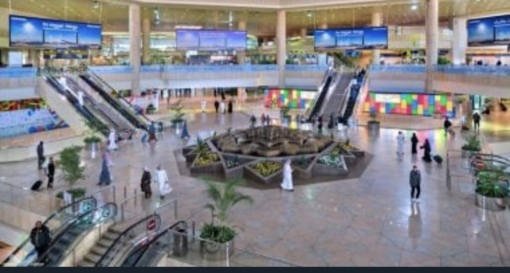 عاجل.. اعتداء يستهدف مطار الملك فهد الدولي بالدمام